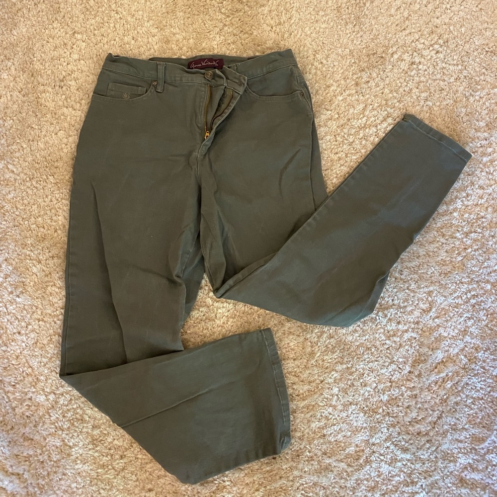 Gloria Vanderbilt Jeans.